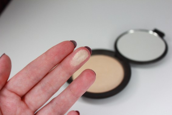 BECCA Moonstone Swatch