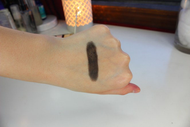 Fashionista Swatch - Tartelette Palette