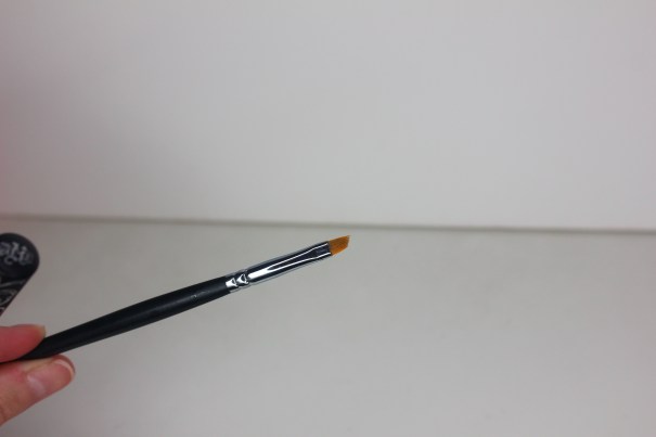 Brush for eyeliner