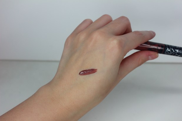 Lolita swatch