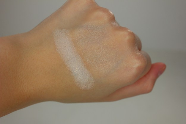 Lorac Pro Contour Palette - Shimmer Highlight Swatch 2