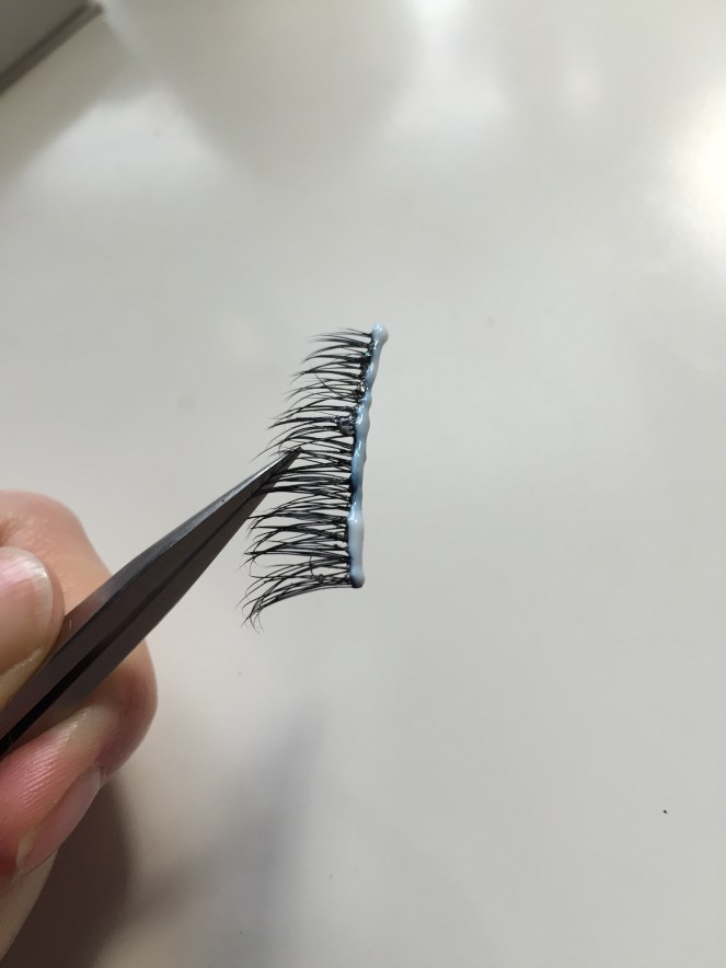 Applying lash glue to lash how to