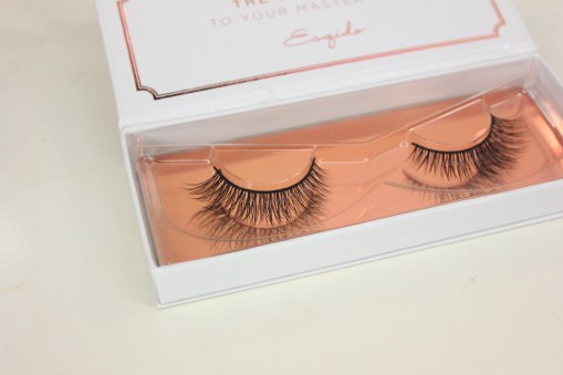Esqido Lashes in Unforgettable