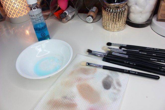 Face Secrets brush cleanser