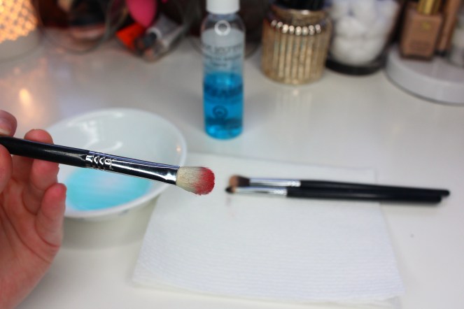 Face Secrets cosmetic brush cleanser review